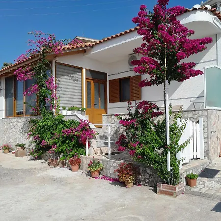 Luxury Dennis * Sarandë